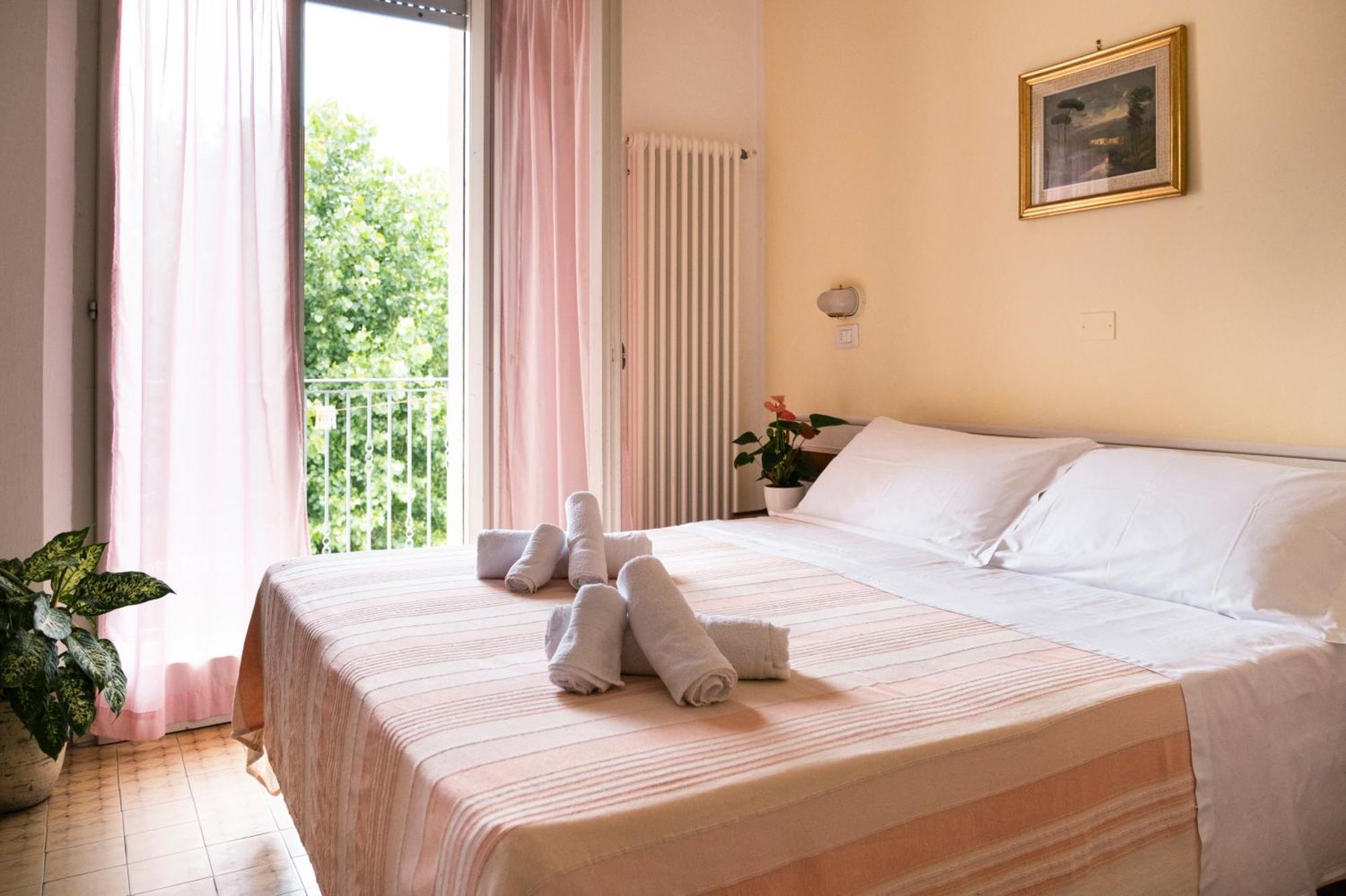 Hotel Cheri Rimini Zewnętrze zdjęcie