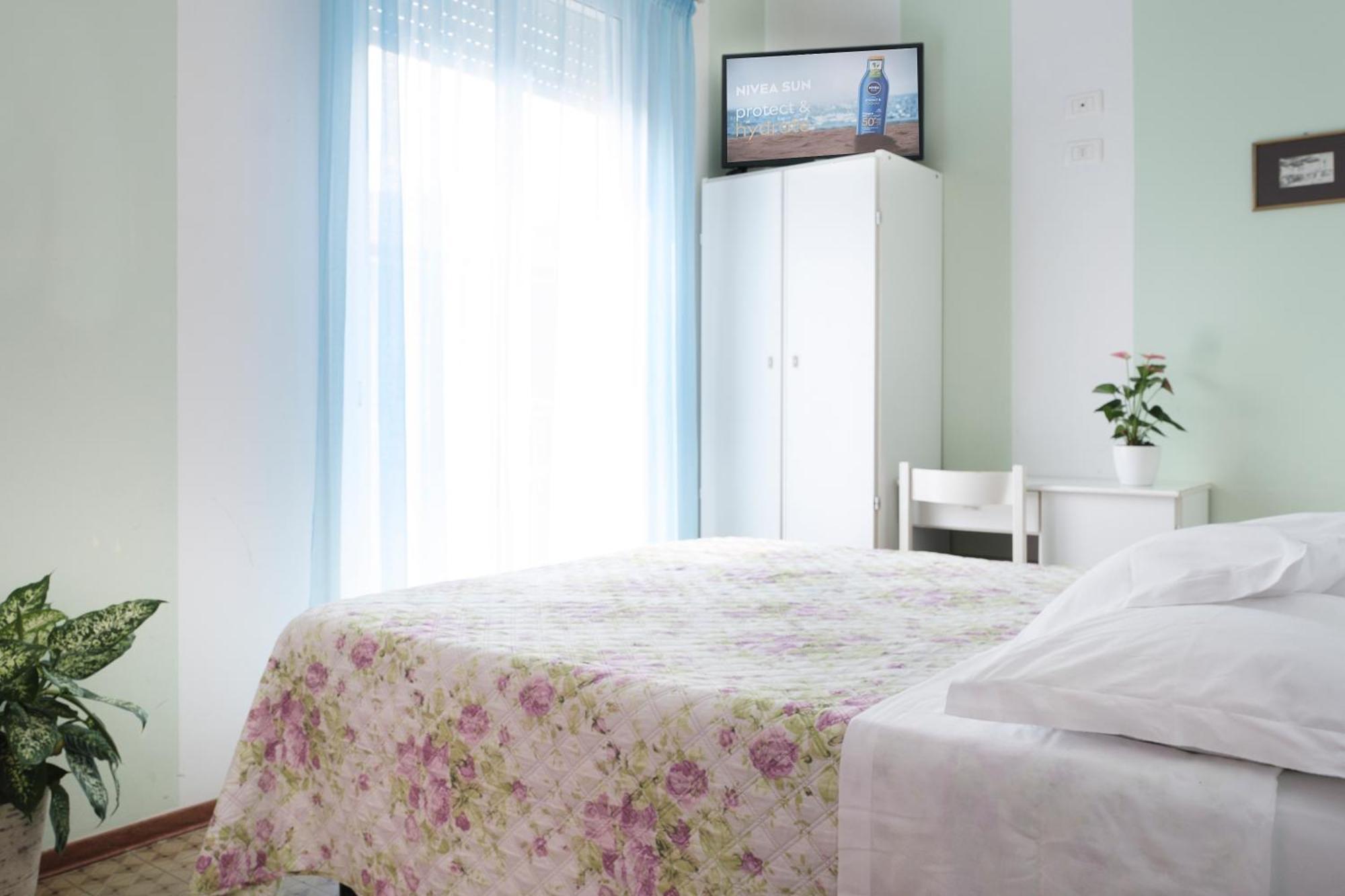Hotel Cheri Rimini Zewnętrze zdjęcie